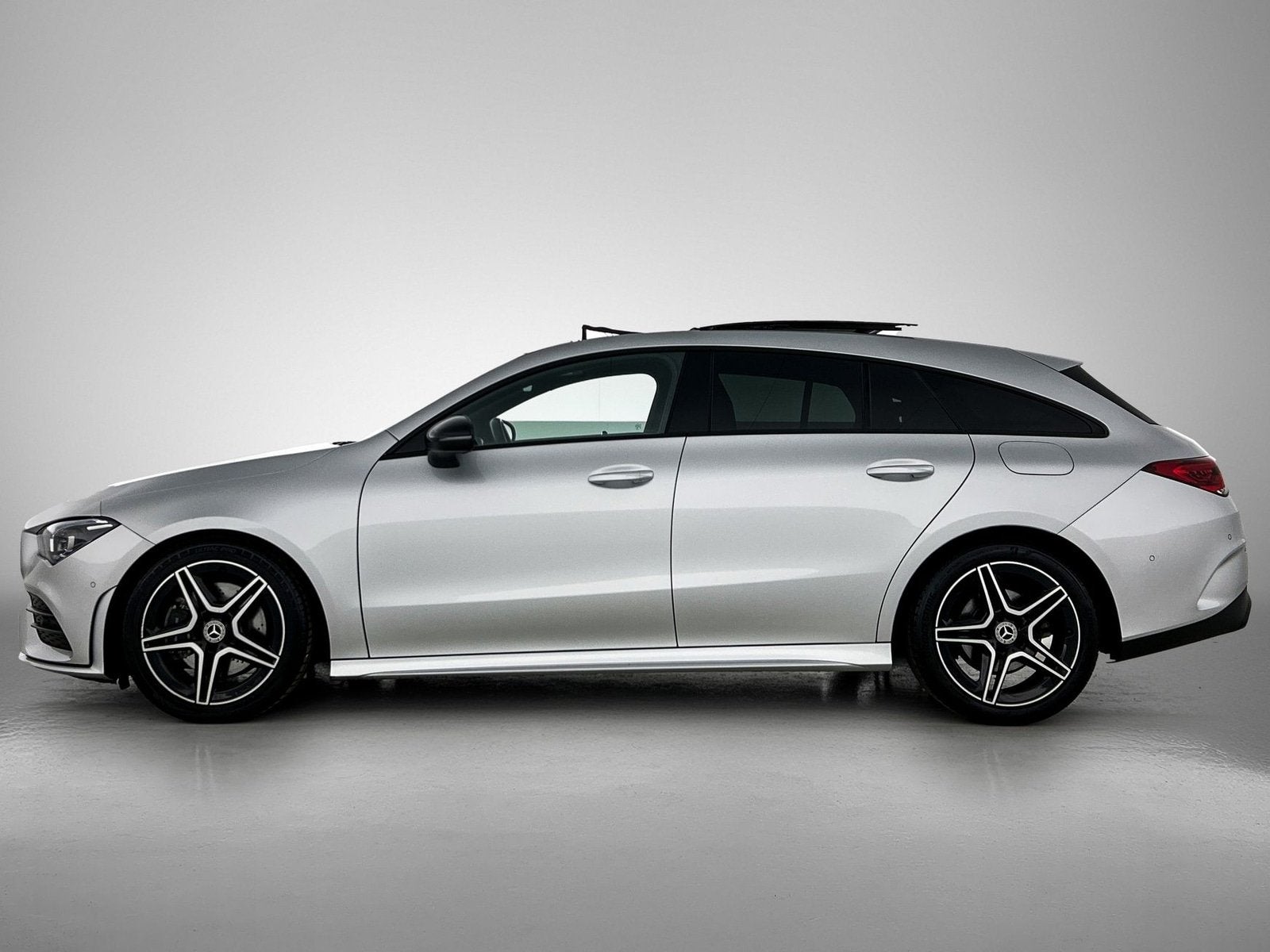 Mercedes-Benz CLA-Klasse Shooting Brake 200 Business Solutio, 730 kg, Gebruikt, 4 cilinders, Leder en Stof