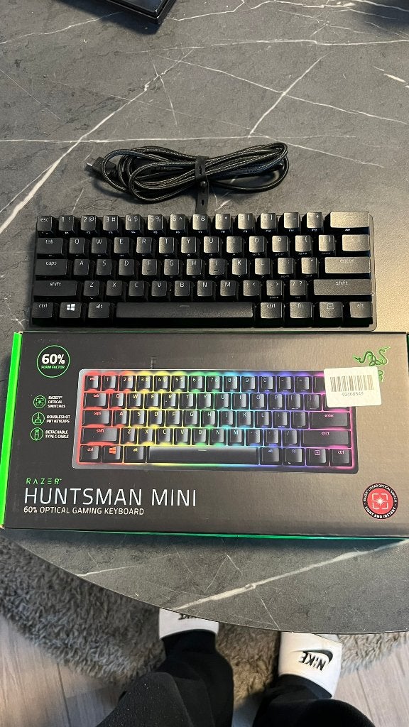 Razer huntsman mini, Ophalen of Verzenden, Zo goed als nieuw, 61 toetsen, Overige merken