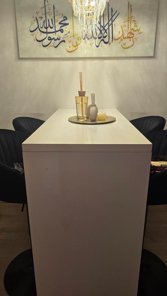 Witte bartafel met lichte beschadiging, Huis en Inrichting, Tafels | Eettafels, Gebruikt, 50 tot 100 cm, 100 tot 150 cm, Vier personen