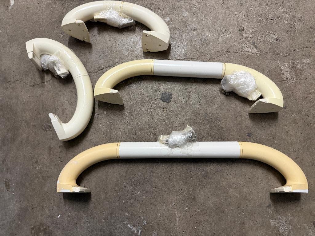 Kunststof wandbeugels voor douche, toilet, etc., Diversen, Ophalen of Verzenden, Gebruikt