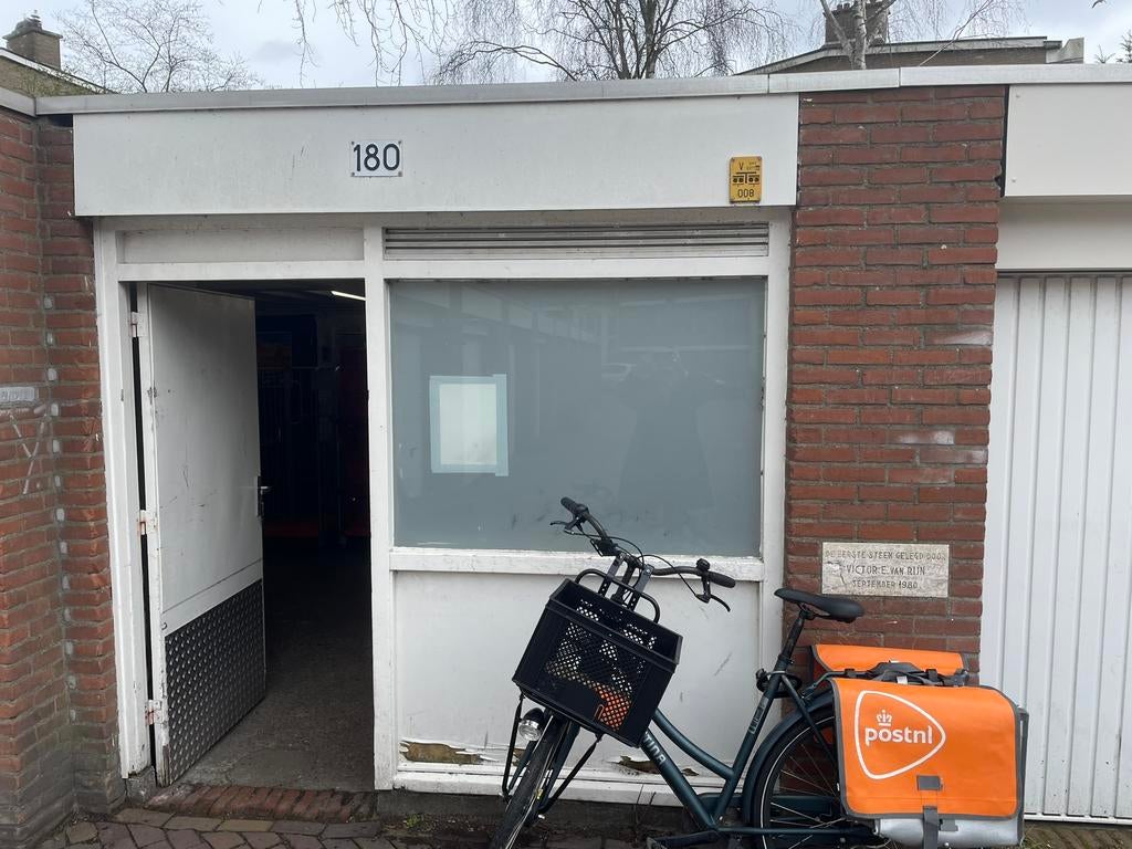 58 M2 GARAGE/PAKHUIS DEN HAAG TE HUUR / TE KOOP, Huizen en Kamers, Garages en Parkeerplaatsen, Den Haag