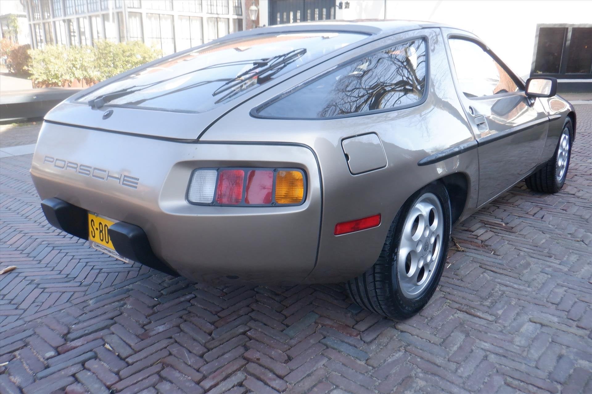 Porsche 928 4.5 handgeschakeld - schuifdak, foto 8