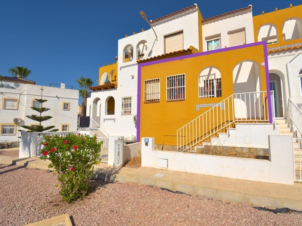 Investering beleggingspand met 3 verhuur units in Estepona., Huizen en Kamers, 120 m², Stad, Appartement, 4 kamers