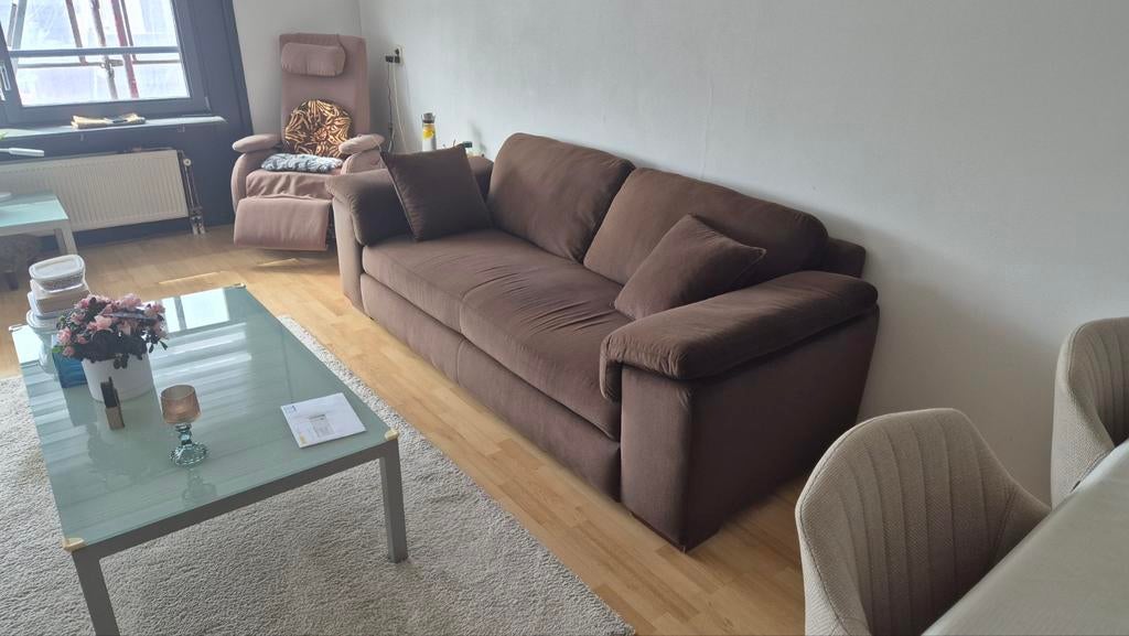GRATİS AFHALEN!! Comfortabele bruine drie+tweezitsbank, Huis en Inrichting, Banken | Bankstellen, Modern, Comfortabel, Gebruikt
