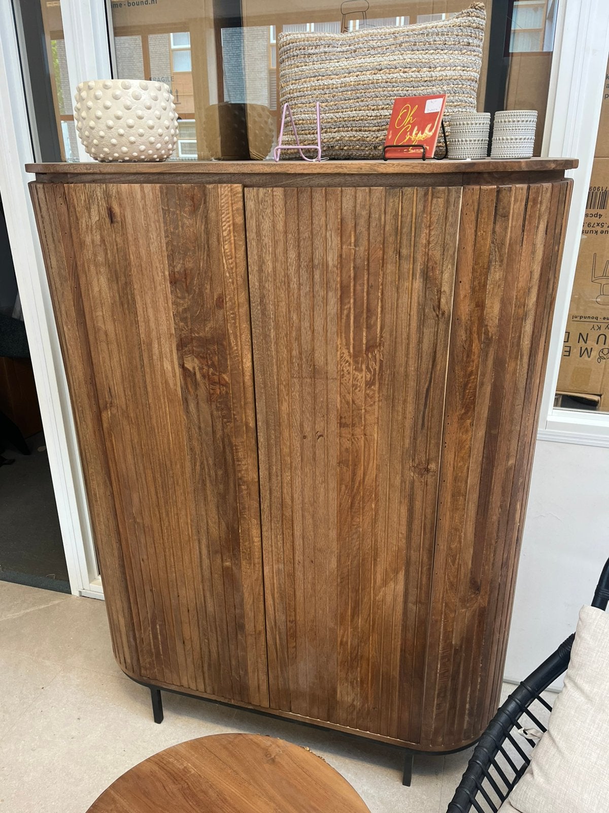 Magazijn leegverkoop dichte kast Noor mangohout ribbel metal, Hout, Nieuw, Ophalen of Verzenden, Info@wkhome.nl