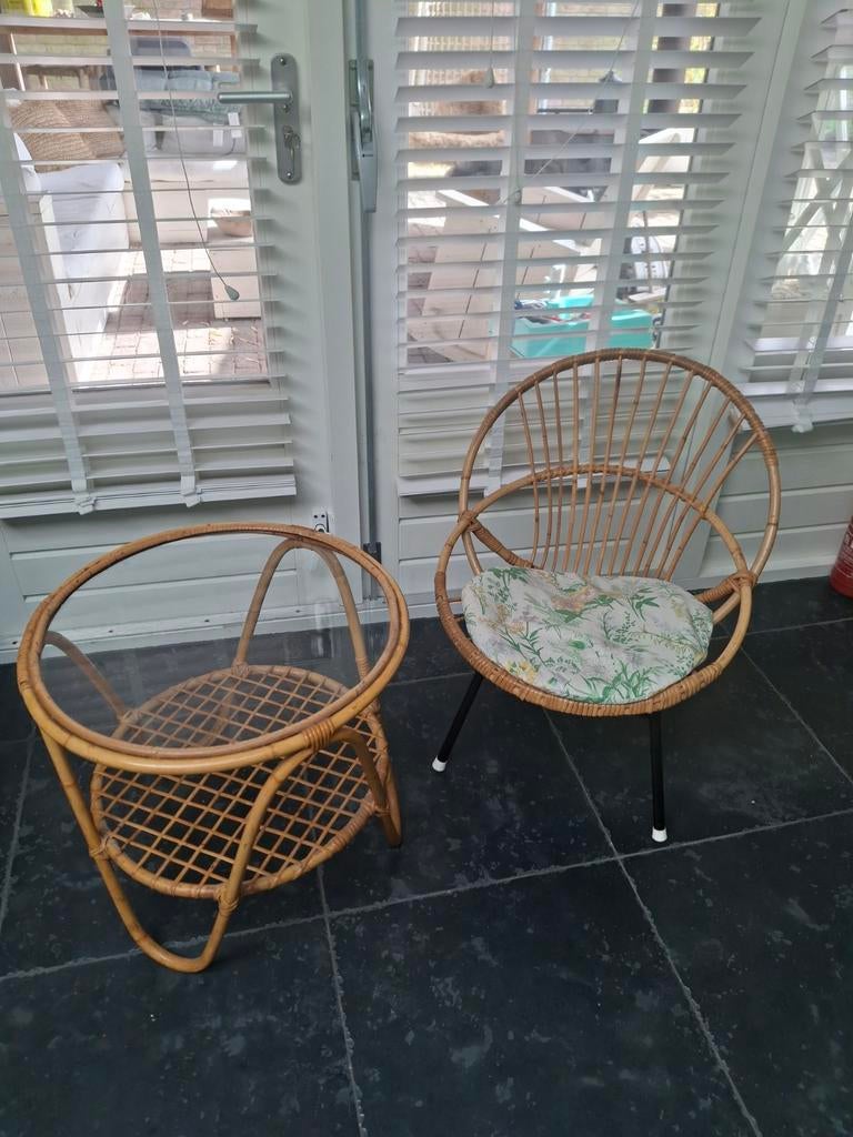 Vintage rotan stoel en salontafel set, Gebruikt, Overige kleuren, Ophalen of Verzenden, Metaal