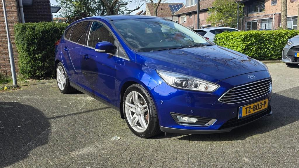Ford Focus 1.0 Ecoboost 92KW 5D AUT 2018 Blauw, Auto's, Ford, 1227 kg, Blauw, 1200 kg, Grijs