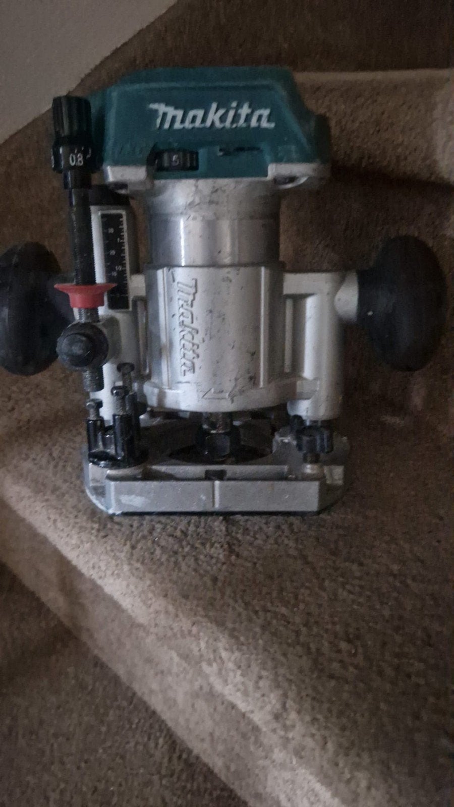 Makita DRT50 Bovenfrees / Kantenfrees - Nette staat, Doe-het-zelf en Verbouw, Gereedschap | Freesmachines, Ophalen of Verzenden