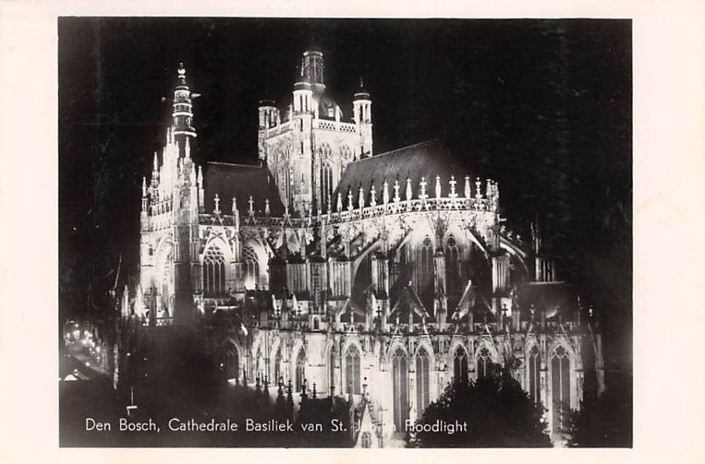 Den Bosch Cathedrale van St. Jan In Floodlight, Verzamelen, Ophalen of Verzenden, 1940 tot 1960, Ongelopen, Noord-Brabant