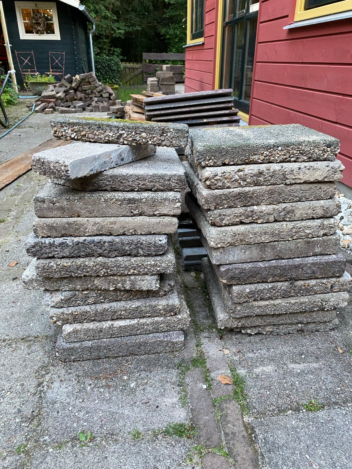 Gebruikte stoep- of terrastegels en opsluitbanden, Tuin en Terras, Ophalen, Gebruikt, Klinkers, 10 m² of meer