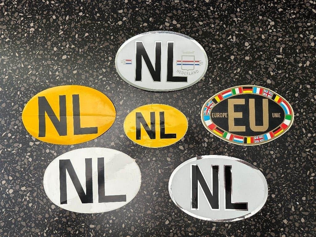 6 NL stickers. Nederland en EU. NOS. Voor op Uw oldtimer!, Ophalen of Verzenden, Zo goed als nieuw, Gebruiksvoorwerp