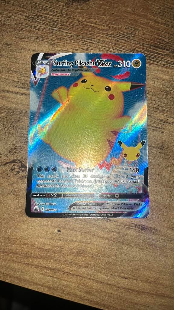 Surfing pikachu Vmax, Ophalen of Verzenden, Zo goed als nieuw