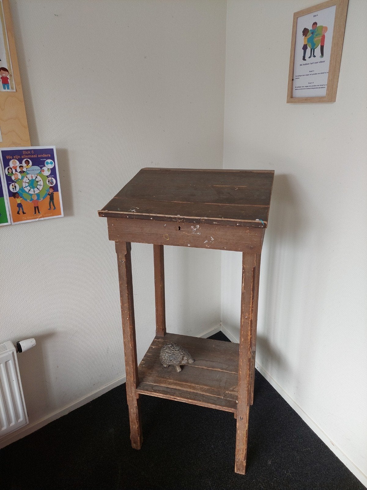Antieke schooltafel / lessenaar - Vintage houten lessenaar, Ophalen
