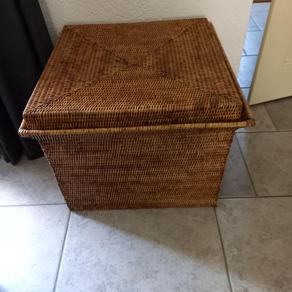 Birma grote rieten mand met deksel, Huis en Inrichting, Ophalen, Zo goed als nieuw, Vierkant, Riet