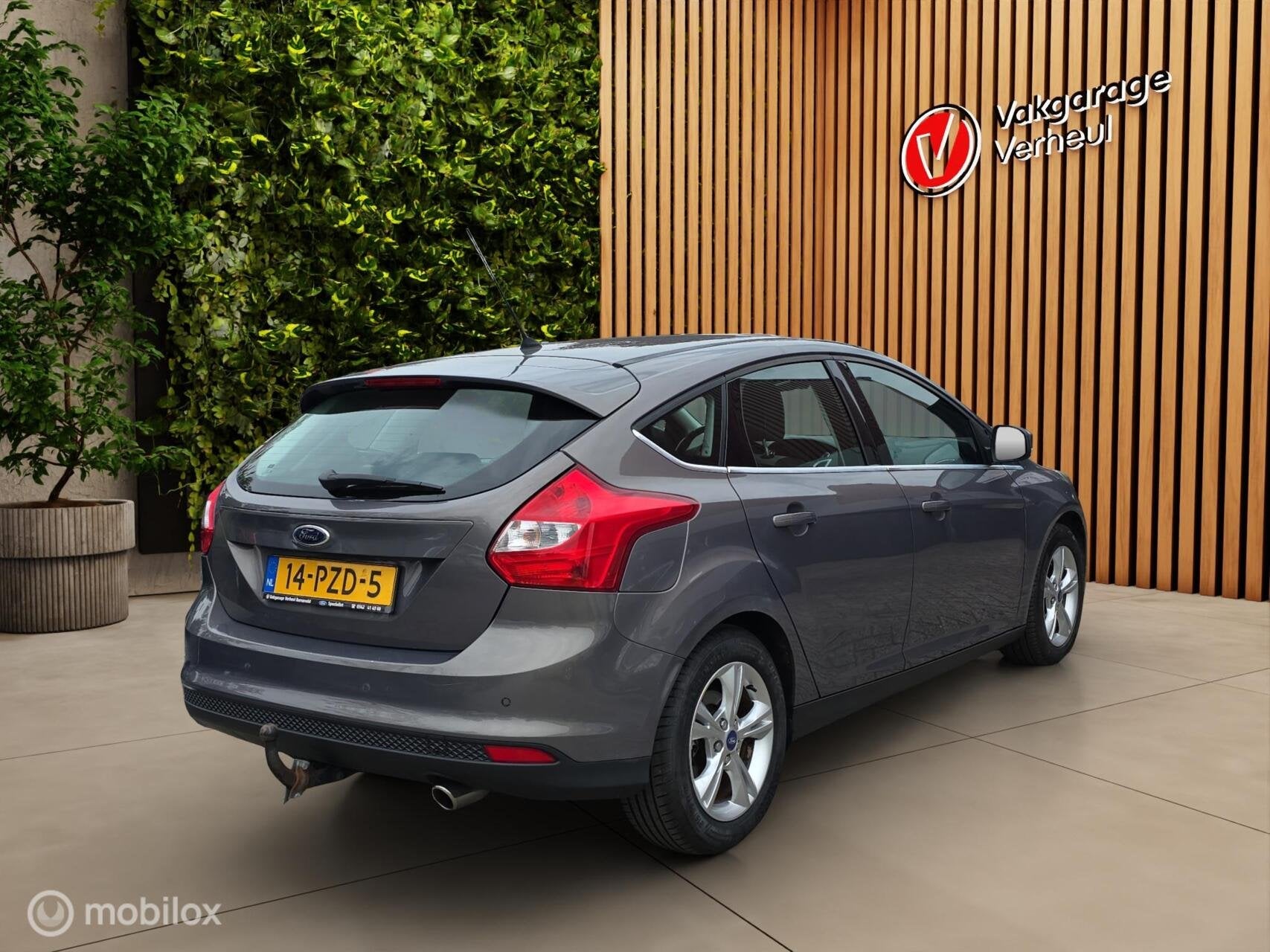 Ford Focus 1.6 EcoBoost 150Pk Trend-Sport Nap Boekjes, Gebruikt, 4 cilinders, Bedrijf, Handgeschakeld