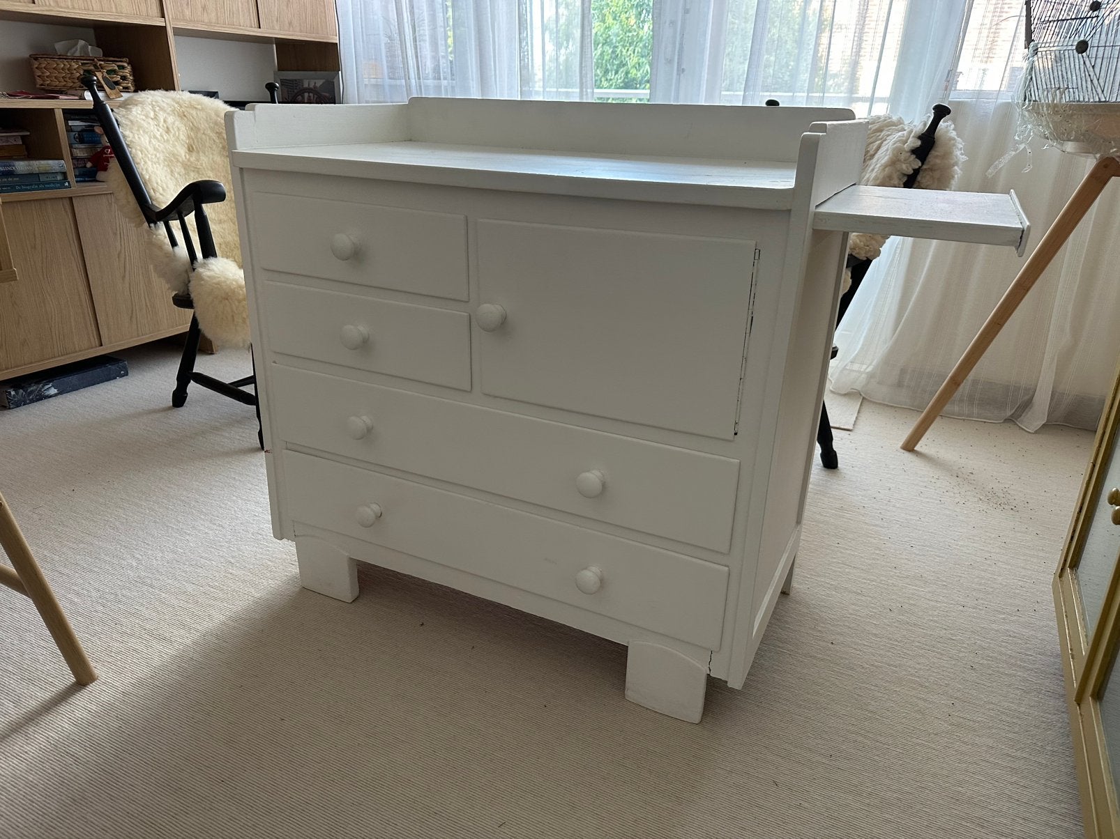 Retro commode wit in nette staat, 50 tot 70 cm, Zo goed als nieuw, 75 tot 100 cm, Opstaande rand