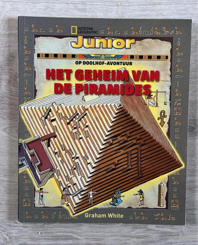 National Junior Geographic Het geheim van de piramides, Boeken, Kinderboeken | Jeugd | onder 10 jaar, Ophalen of Verzenden, Zo goed als nieuw
