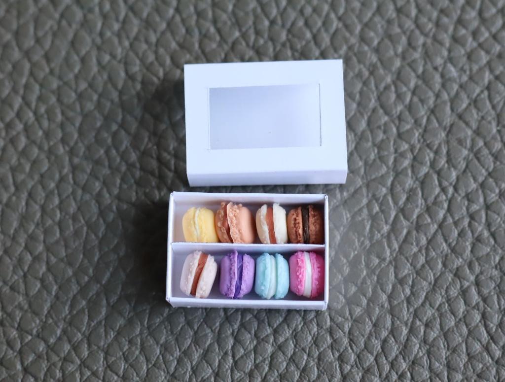Mooie witte en bruine doosjes met mini macarons., Verzamelen, Ophalen of Verzenden, Nieuw, Gebruiksvoorwerp