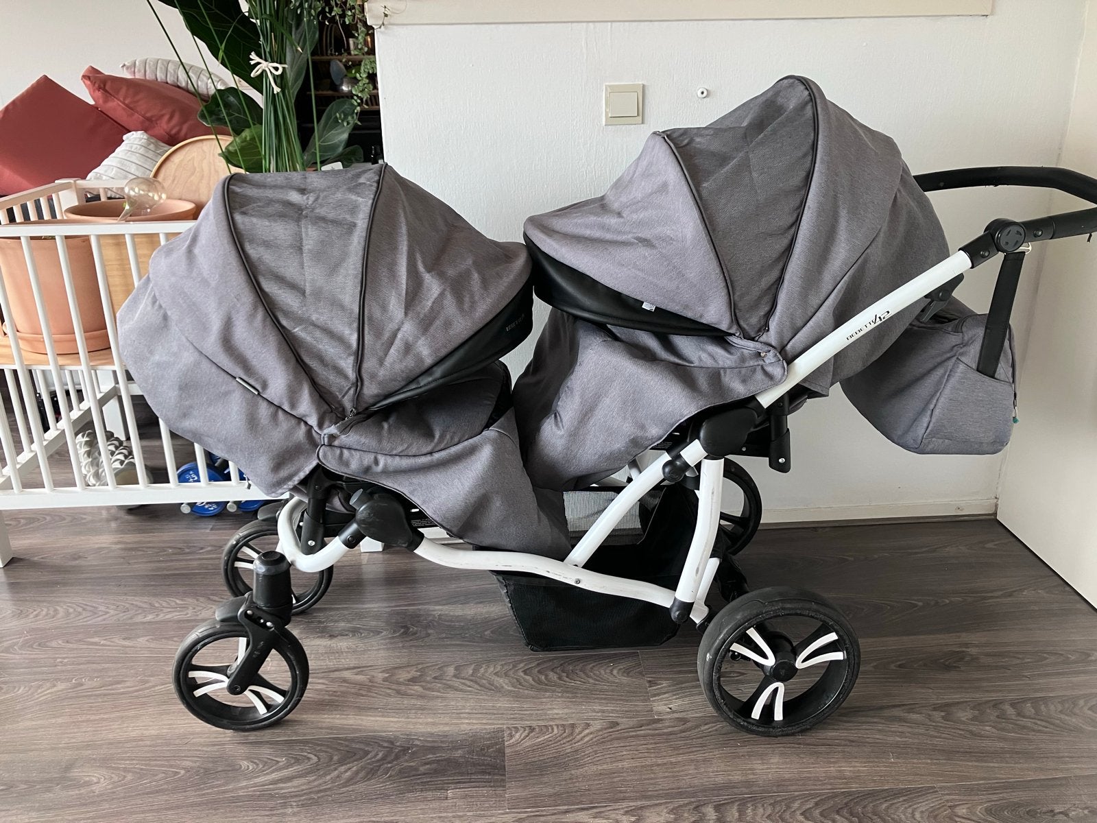 Bebetto 42 tweeling kinderwagen met reiswiegen en zitjes, Gebruikt, Duowagen, Combiwagen, Ophalen