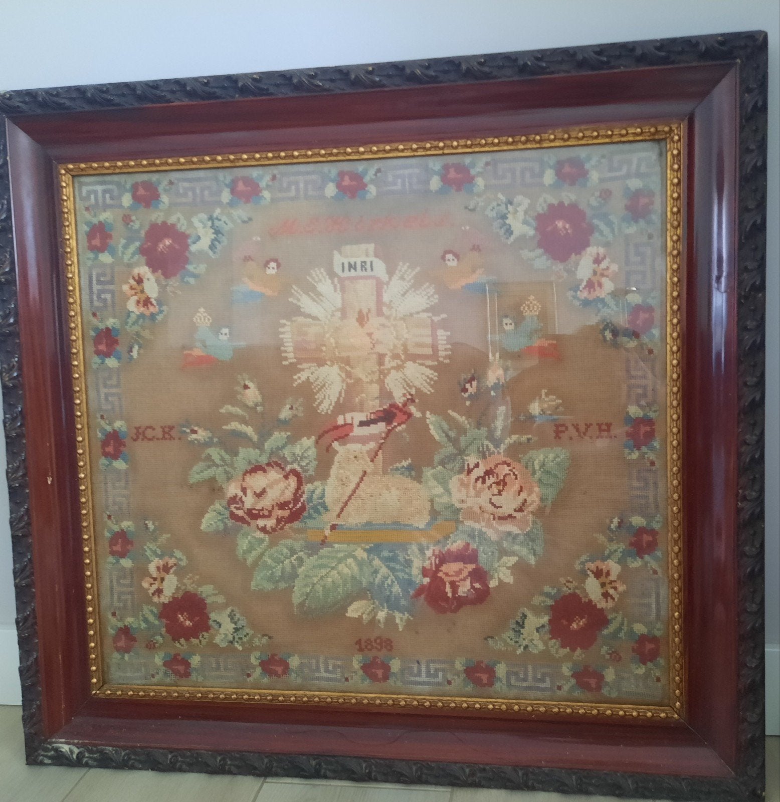 Antiek Borduurwerk 'Lam Gods' uit 1898 in Houten Lijst, Antiek en Kunst, Ophalen of Verzenden