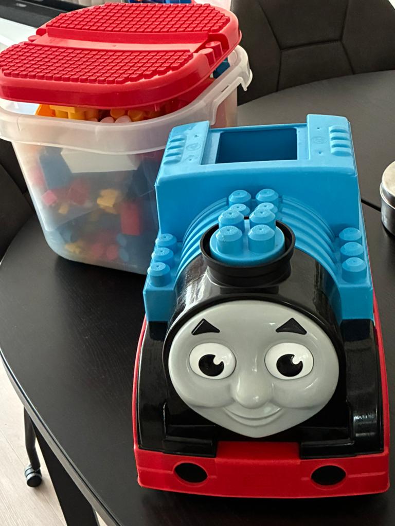 Grote bix met grote Duplo en Thomas de  trein, Ophalen of Verzenden, Zo goed als nieuw