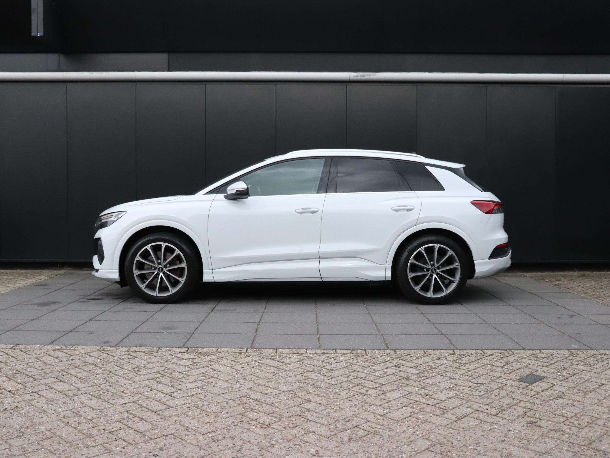 Audi Q4 e-tron 40 Launch edition S Competition 77 kWh | LEDE, Automaat, Gebruikt, Zwart, Wit