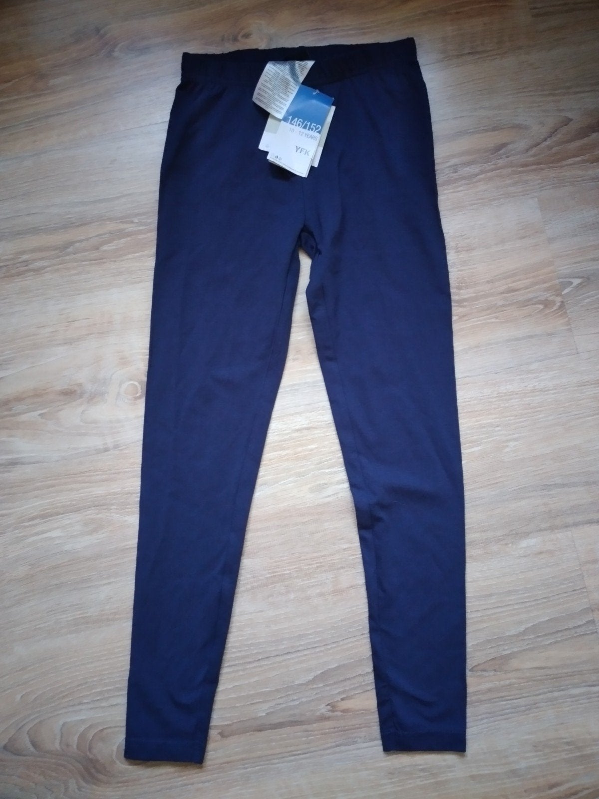 Nieuwe donkerblauwe legging maat 146/152, Broek, Meisje, YFK, Nieuw