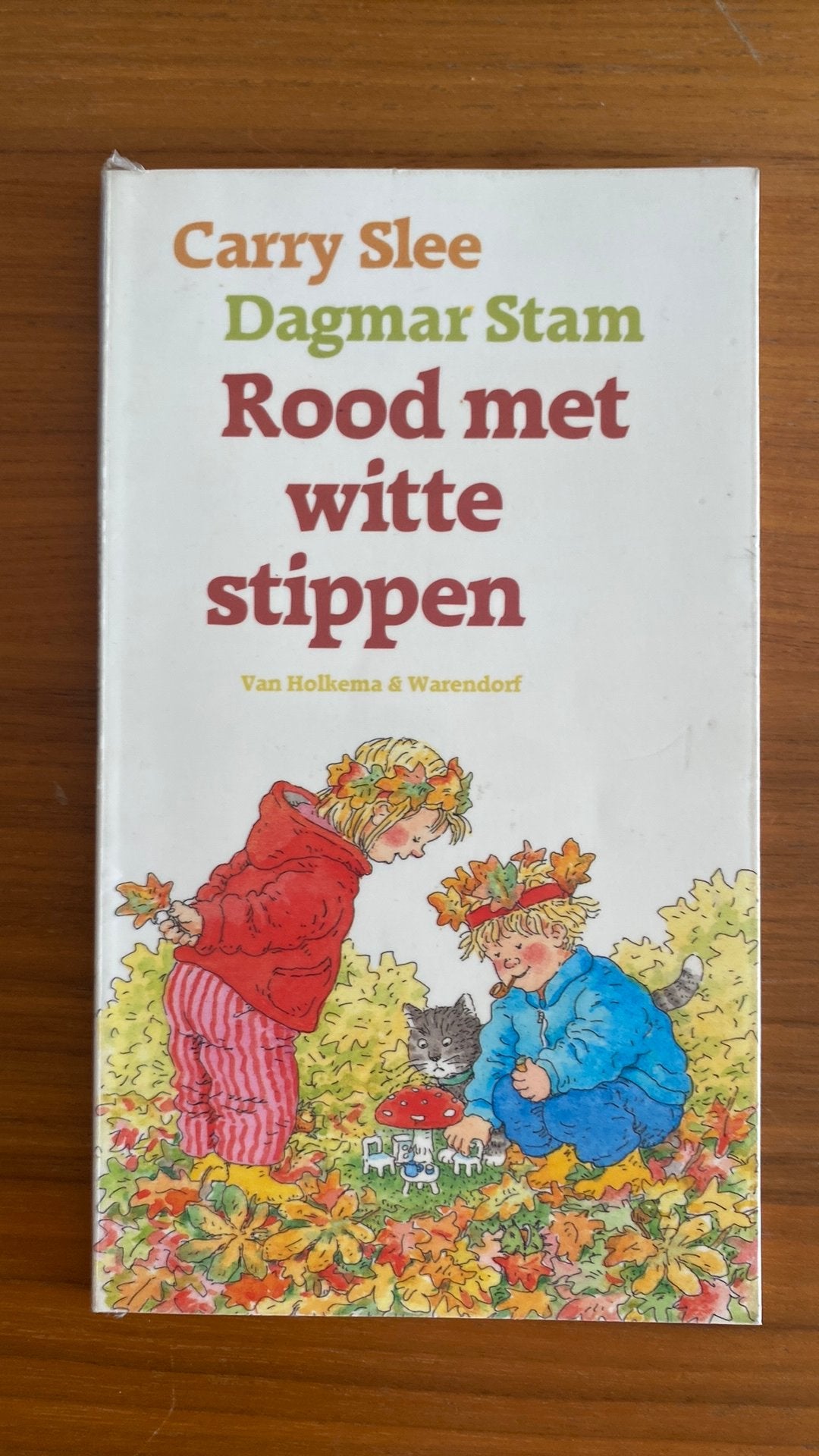 Carry Slee - Rood met witte stippen, Boeken, Fictie algemeen, Carry Slee, Ophalen of Verzenden, Zo goed als nieuw