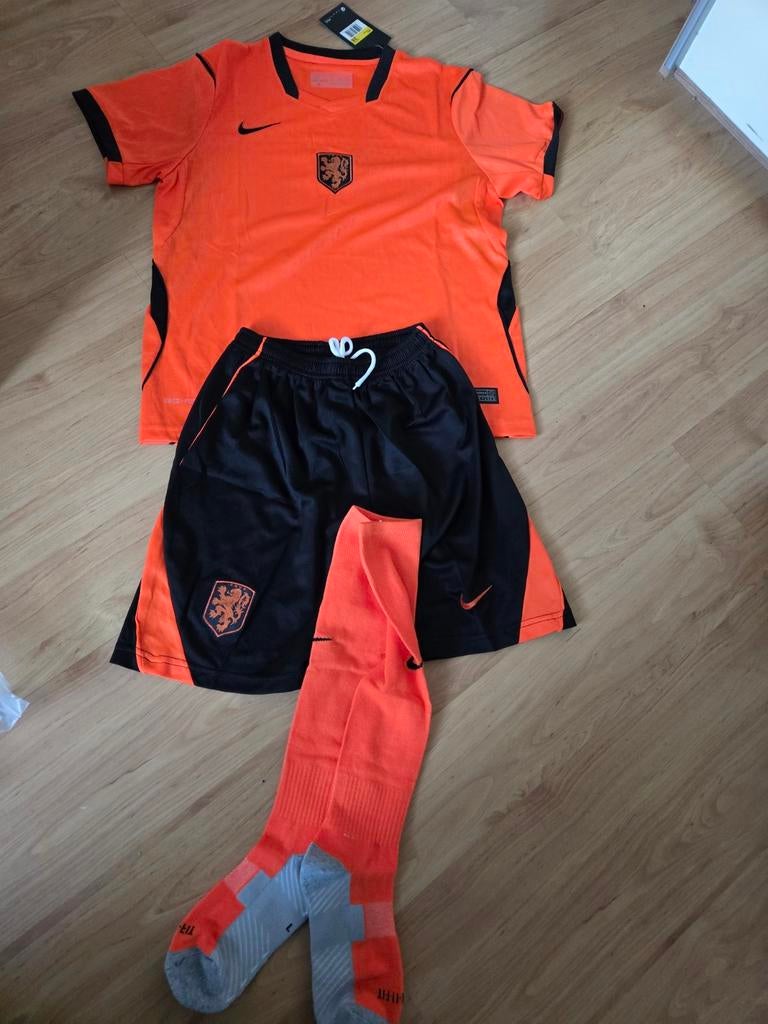 Nike Oranje tenue maat 140 t/m XL, Maat 52/54 (L), ., Nike, Nieuw
