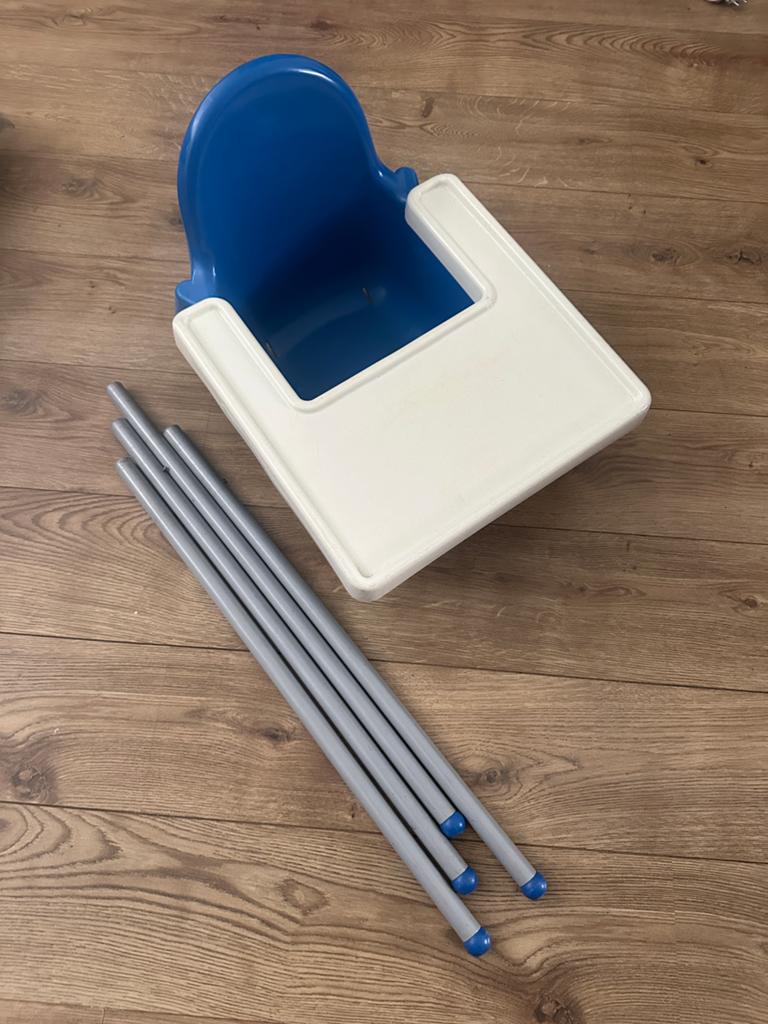 IKEA Antilop kinderstoel met blad - blauw/wit, Ophalen of Verzenden, Gebruikt, Overige typen, Afneembaar eetblad