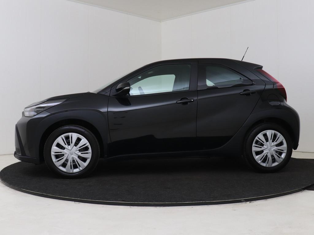 Toyota Aygo X Hybrid 115 play (bj 2025, automaat), 12 maanden, 4 stoelen, 116 pk, Zwart
