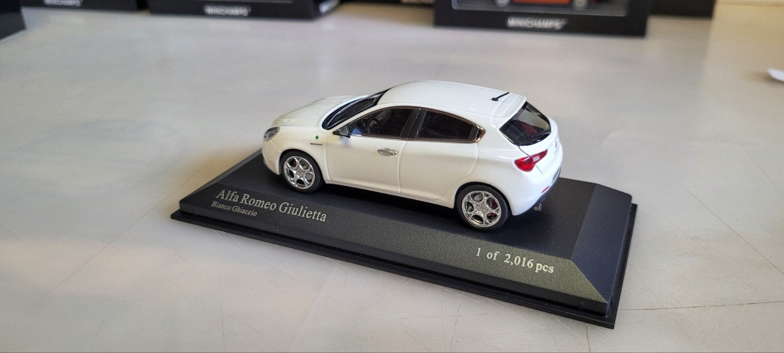 Minichamps 2010 Alfa Romeo Giulietta, Hobby en Vrije tijd, Ophalen of Verzenden, Nieuw, Auto, MiniChamps