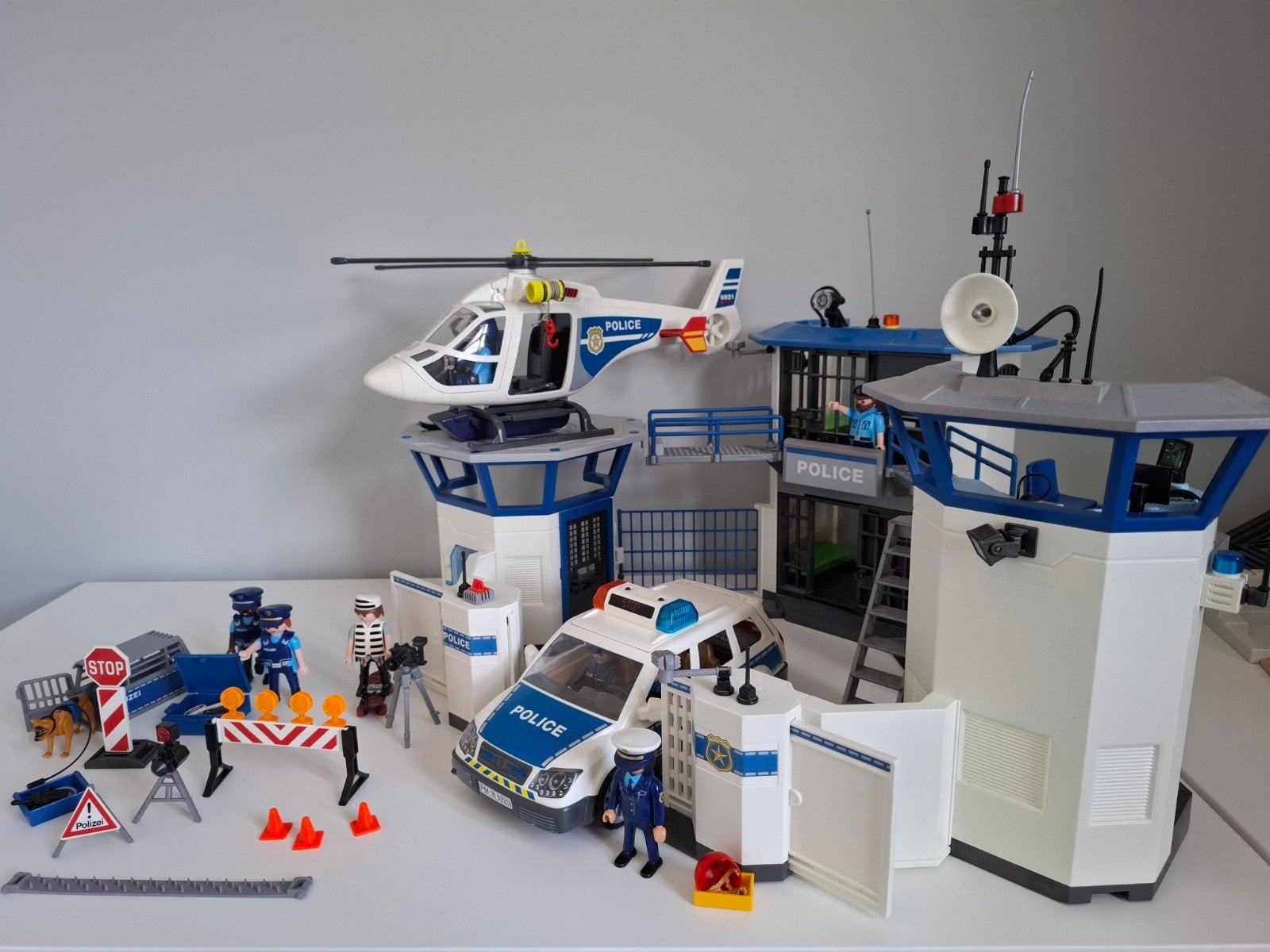Playmobil City Action Politiebureau 6872 + extra's 6873, 687, Ophalen, Gebouw, Complete set, Zo goed als nieuw