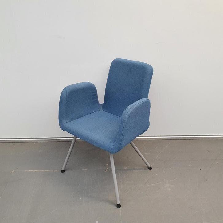 2x  Ikea Patrik fauteuil stoel eetkamer met blauwe stof, Gebruikt, Twee, Blauw, Ophalen of Verzenden