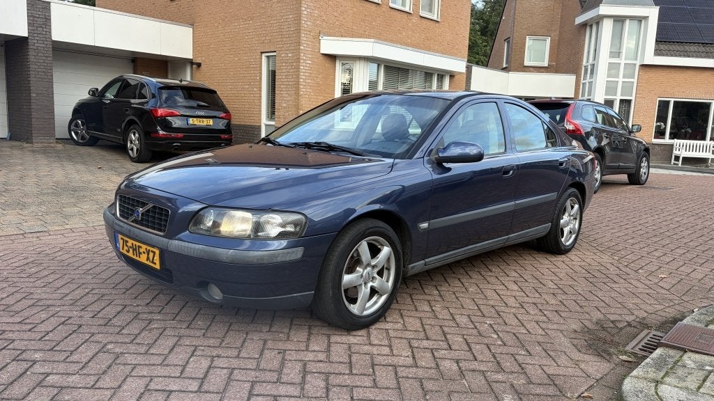 Volvo S60 2.4 Edition, Gebruikt, Blauw, S60, 1600 kg