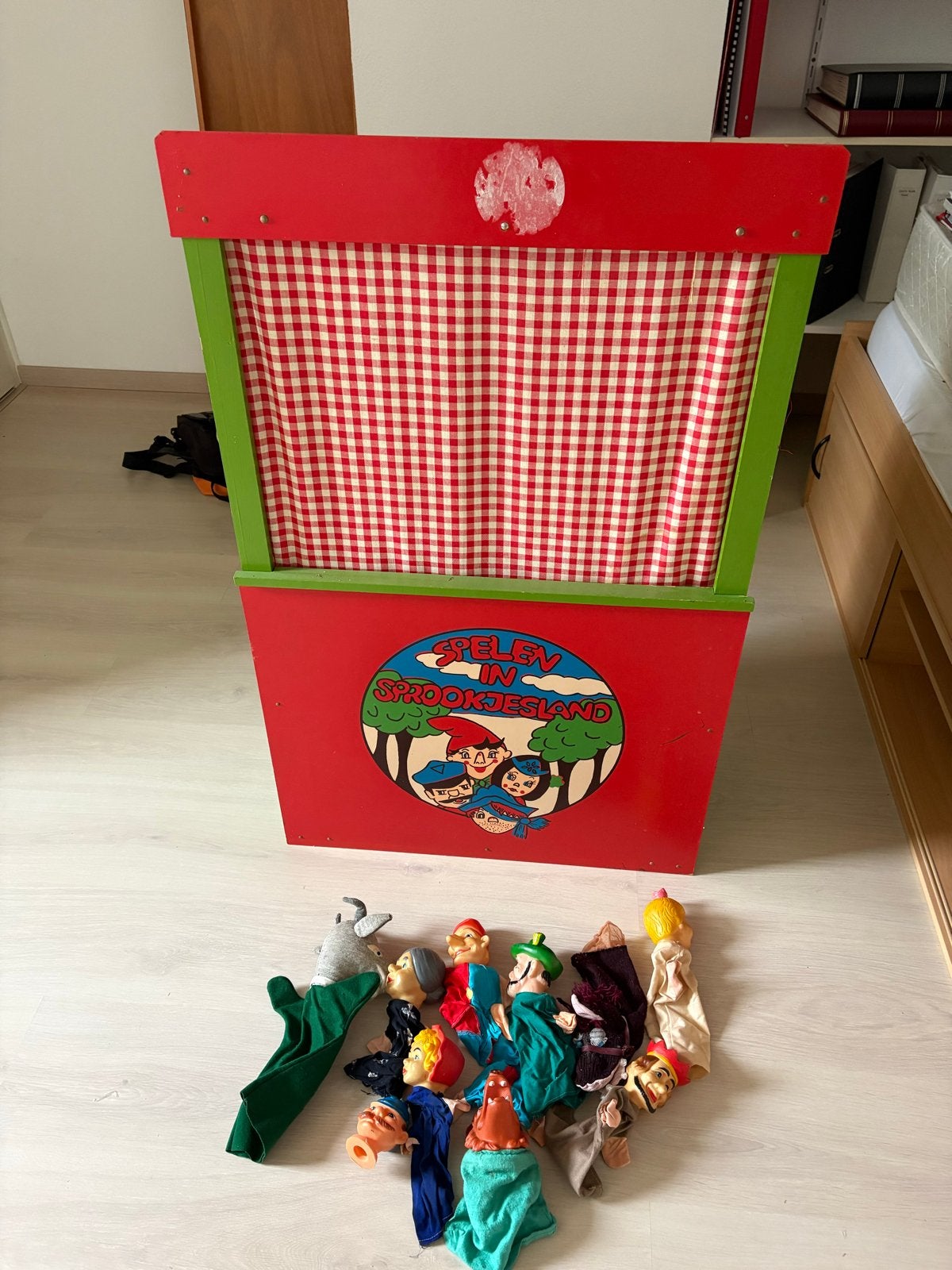 Poppenkast 'Spelen in Sprookjesland' met handpoppen, Ophalen of Verzenden, Gebruikt, Overige typen