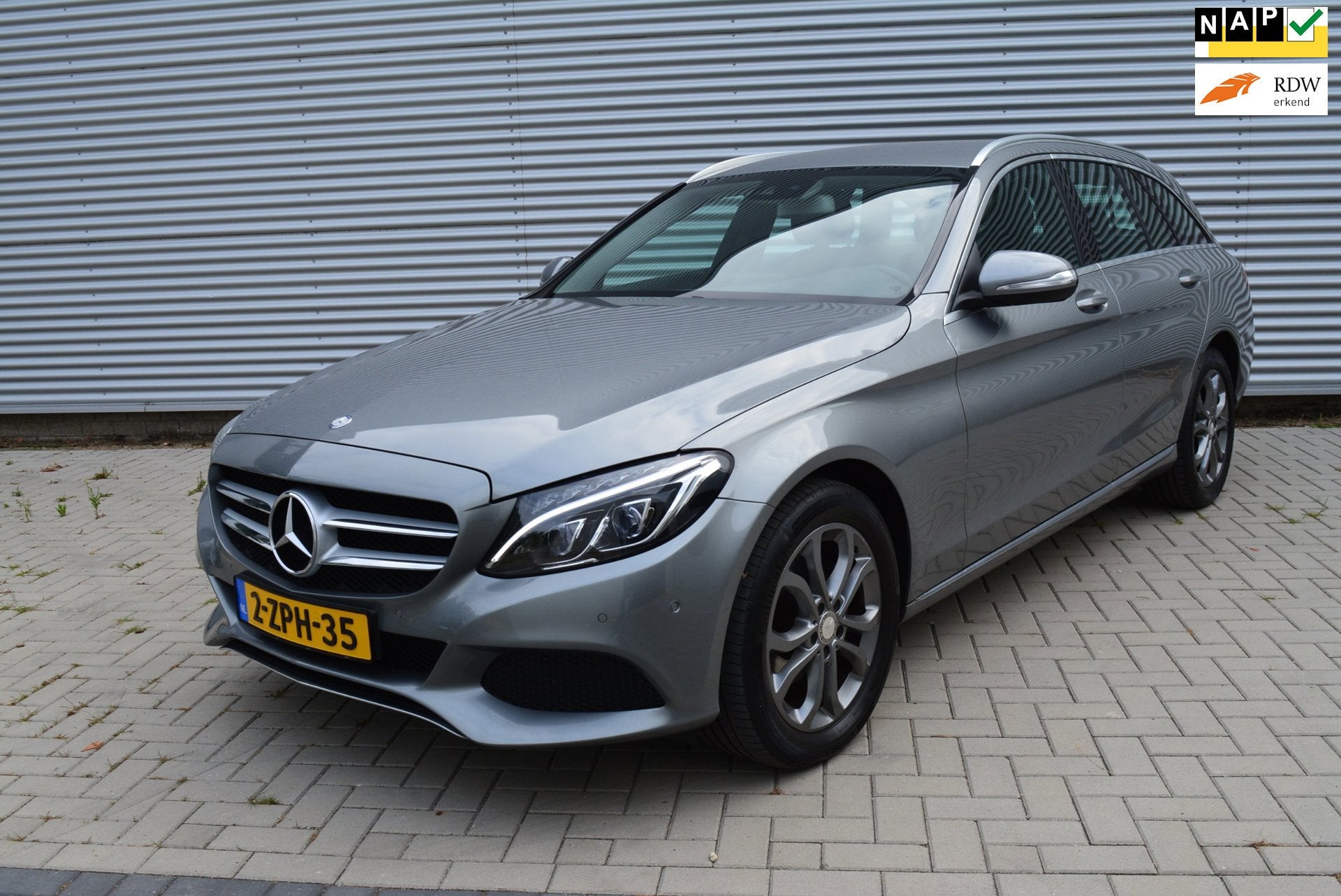 Mercedes-Benz C-klasse Estate 180 Ambition | Navi | Cruise |, Dealer onderhouden, Achterwielaandrijving, Handgeschakeld, 19 km/l