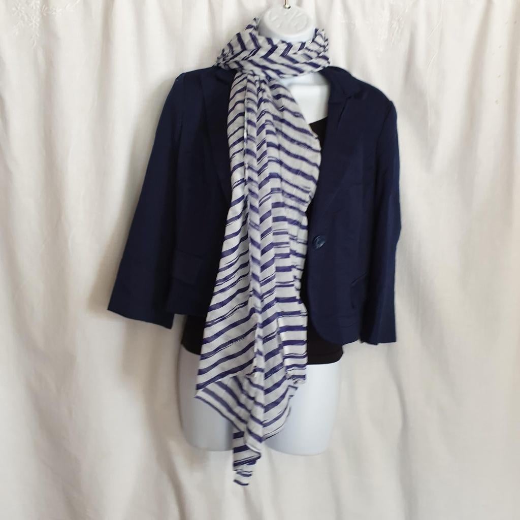 Leuke blauw-wit gestreepte sjaal 130x115, Maat 38/40 (M), ., Ophalen of Verzenden, Zo goed als nieuw