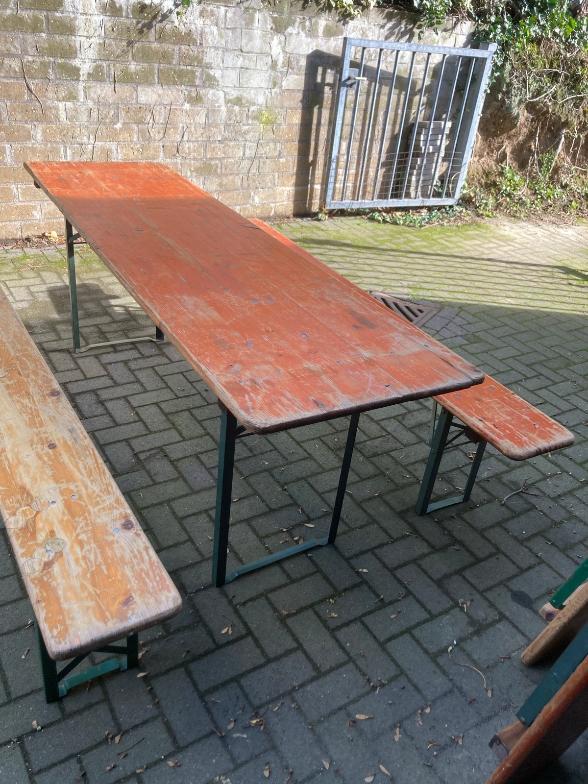 Bierbanken en biertafel set - Gebruikt, Ophalen, Gebruikt, Hout