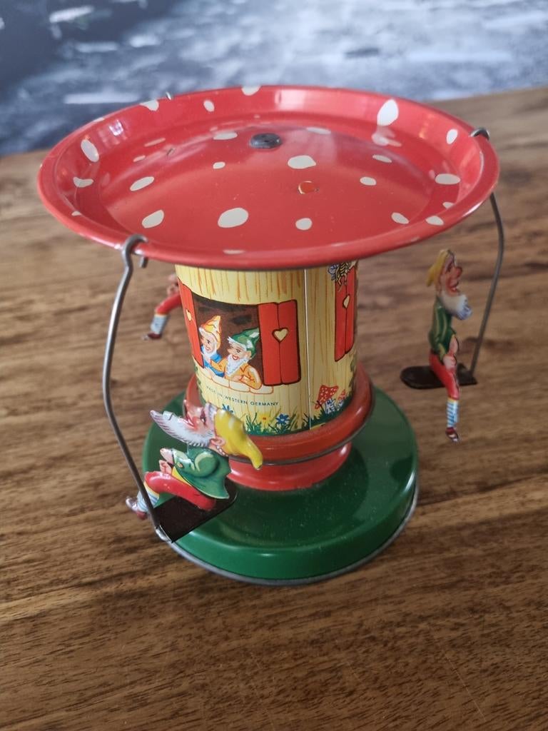 Vintage blikken carrousel met kabouters en Sneeuwwitje, Antiek en Kunst, Antiek | Speelgoed, Ophalen of Verzenden