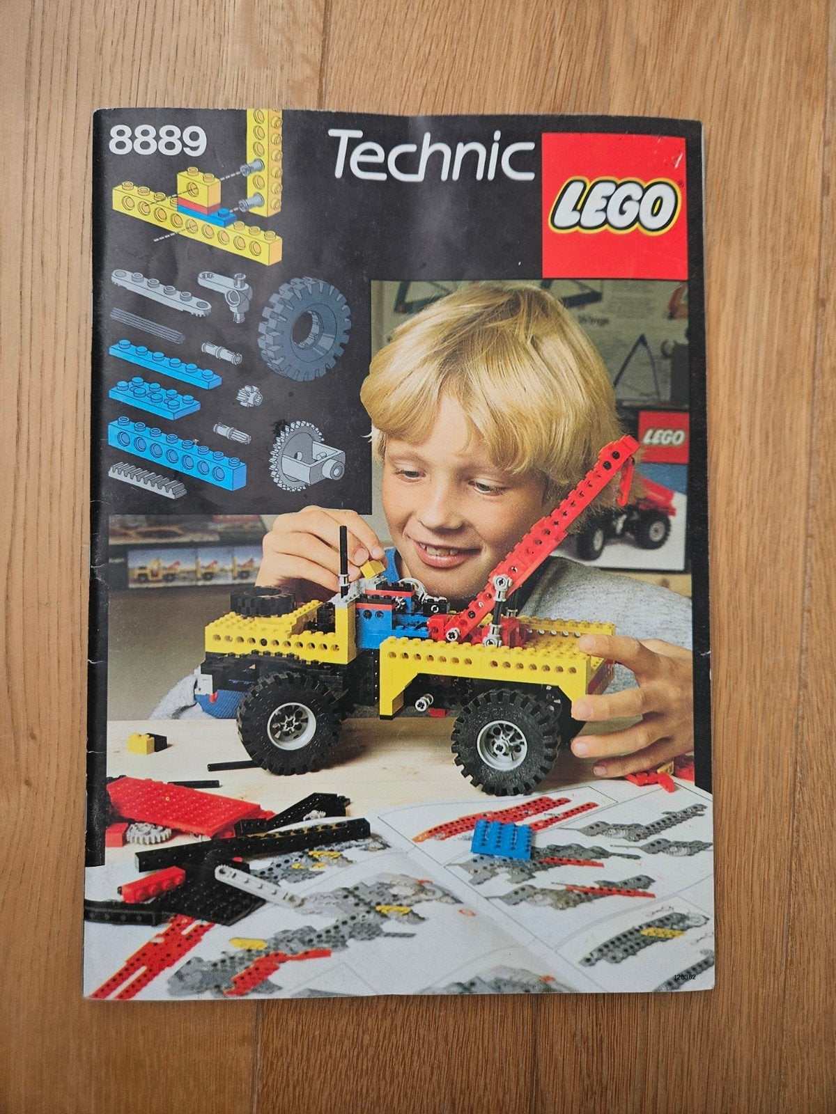 Lego Technic Bouwboek 8889 - Jaren '80 - Zo goed als nieuw, Lego, Ophalen of Verzenden, Zo goed als nieuw, Technic