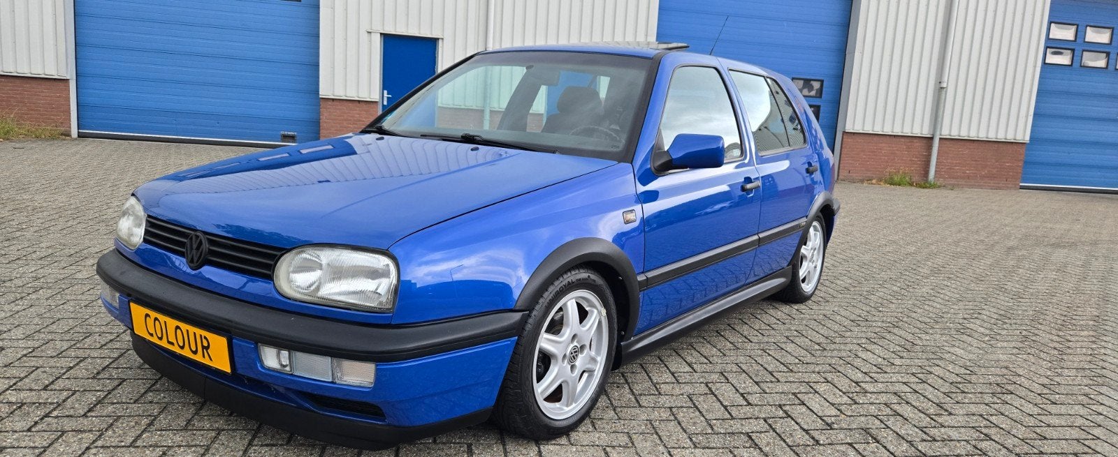 Volkswagen Golf 3 1.8 GT Colour Concept!Unieke auto!, Auto's, Voorwielaandrijving, 4 cilinders, Blauw, Leder