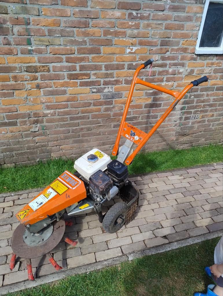 Te huur: professionele Nimos Onkruidborstel, Ophalen of Verzenden