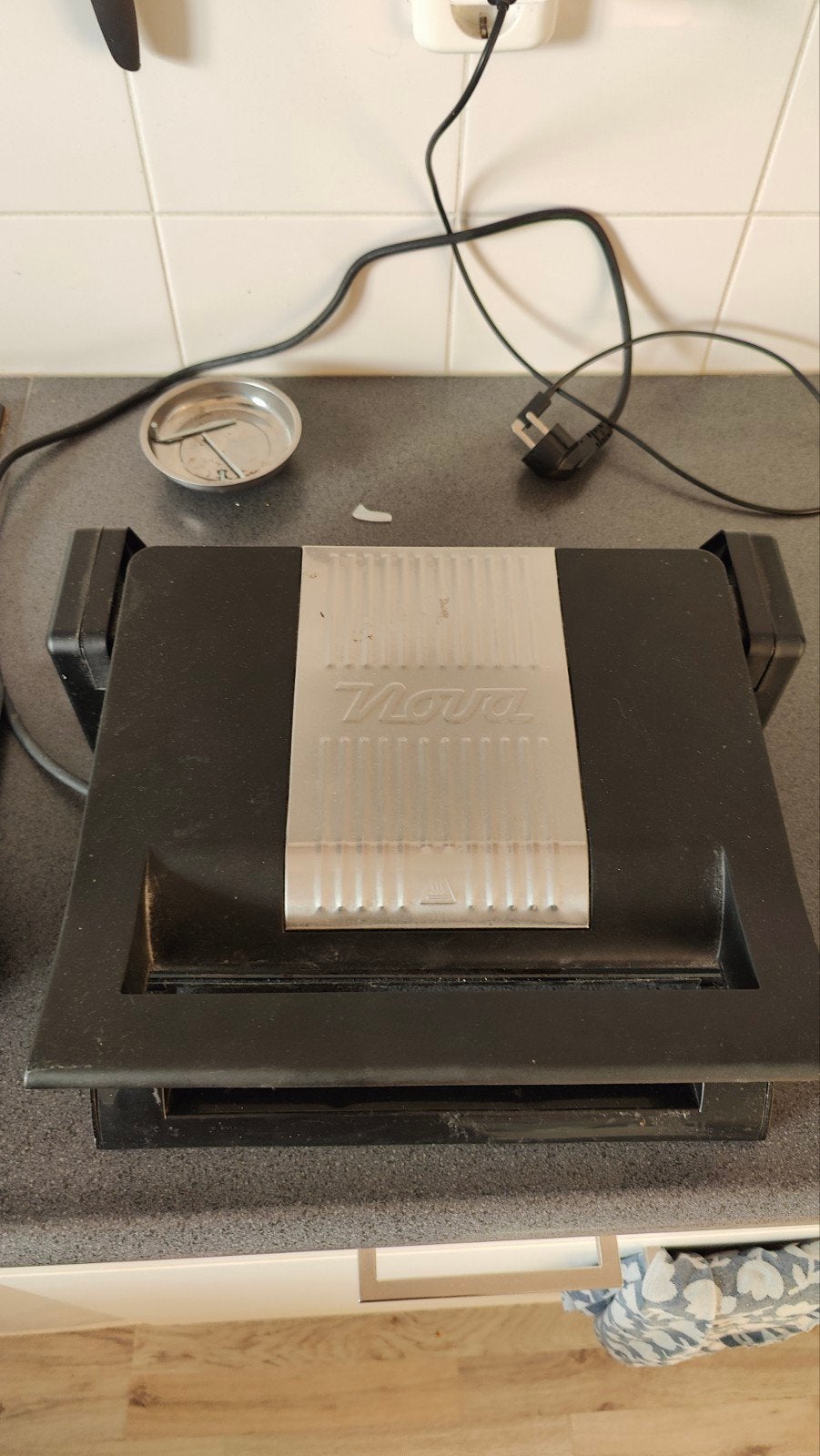 Nova tosi ijzer / grill, Ophalen of Verzenden, Vaatwasmachinebestendig, Gebruikt
