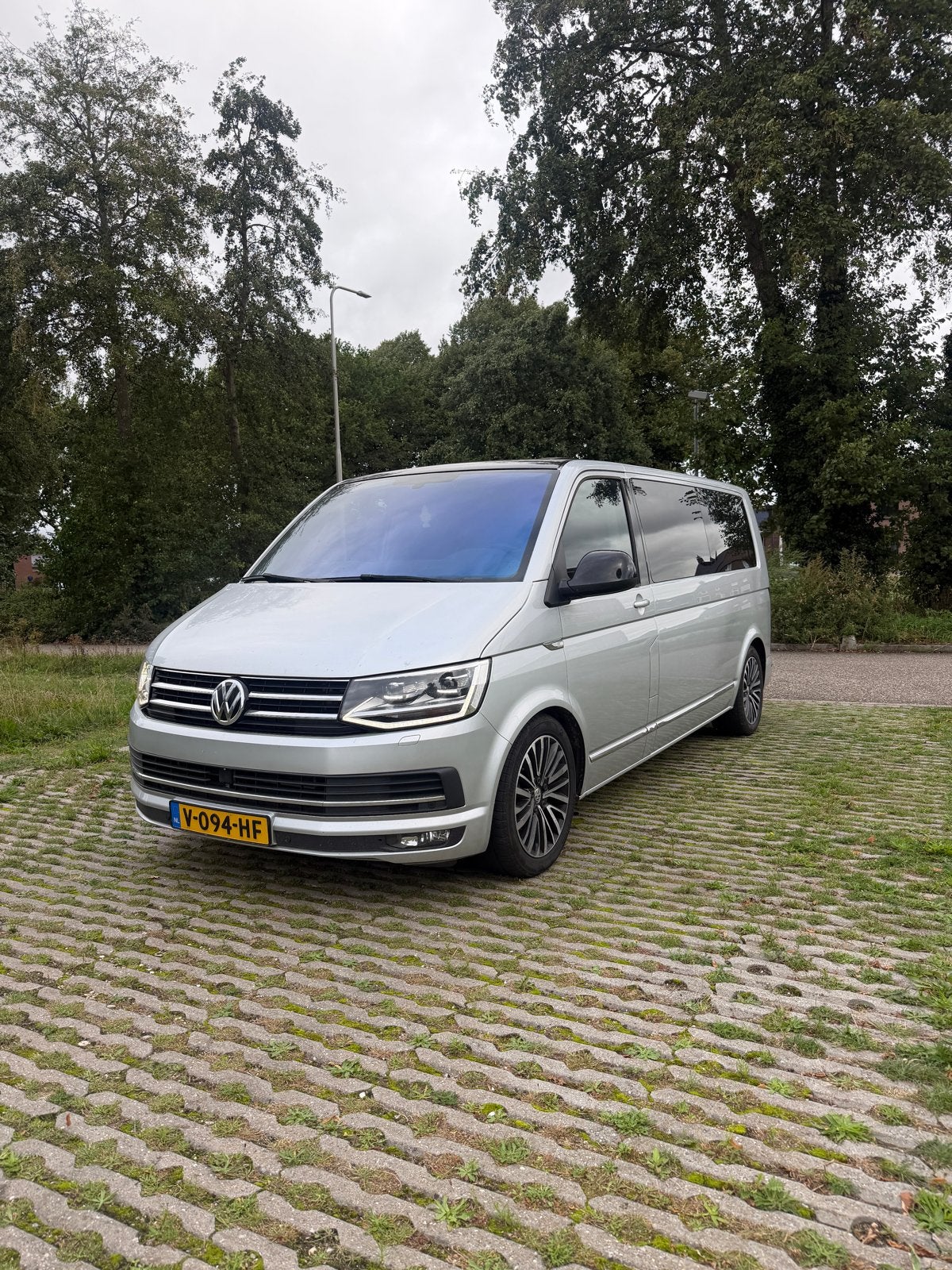 Volkswagen Transporter T6 30 jahre edition 2.0tdi, Auto's, 2240 kg, Volkswagen, Diesel, Geïmporteerd