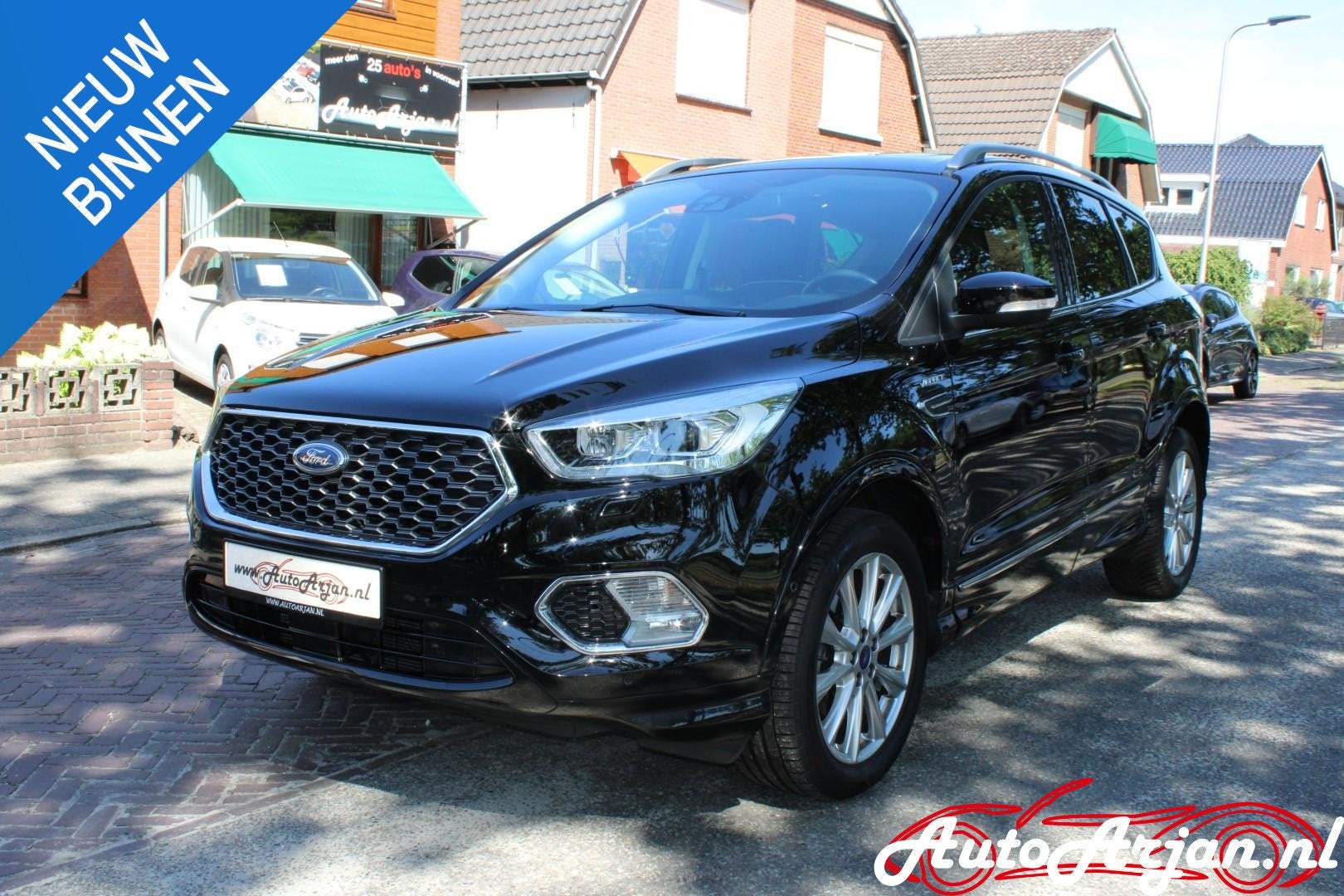 Ford Kuga 1.5 EcoBoost Vignale Trekhaak, zeer vol opties!, Auto's, Voorwielaandrijving, Euro 6, 4 cilinders, Zwart