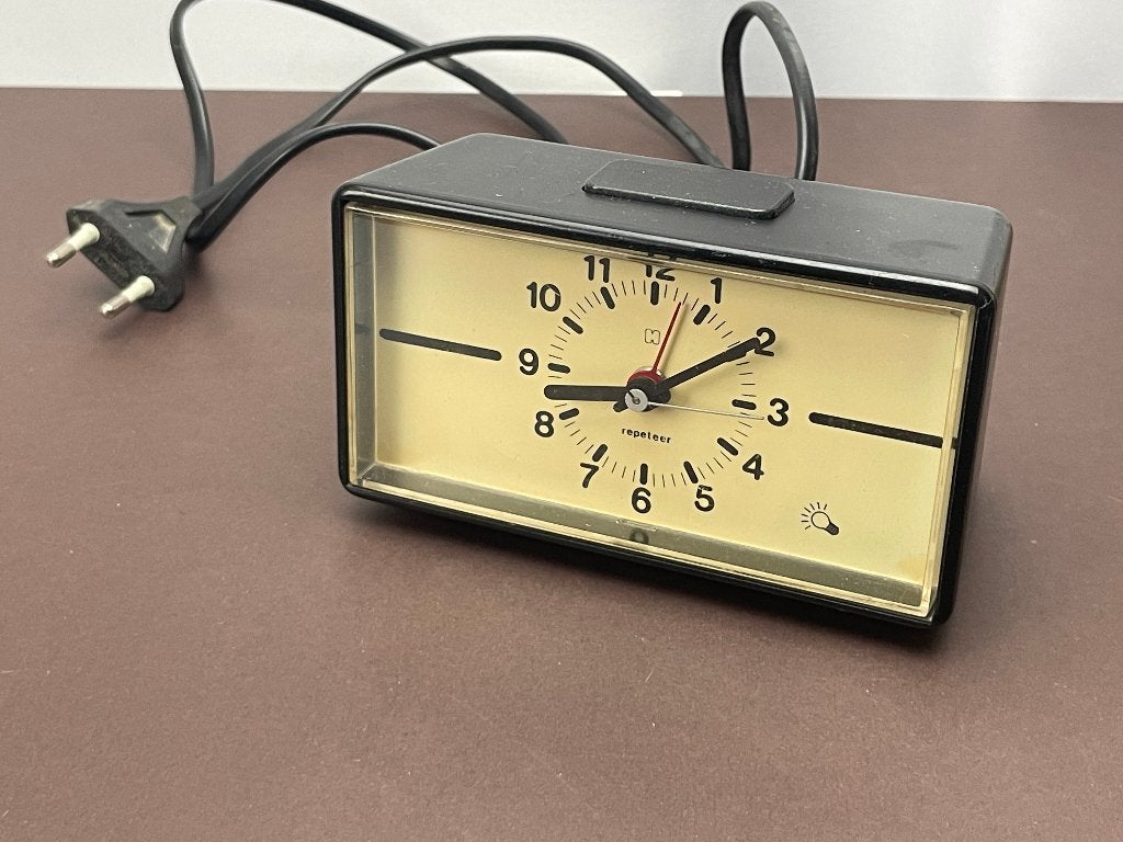 Hema analoge wekker, zwart met creme/wit wijzerplaat., Witgoed en Apparatuur, Wekkers, Ophalen of Verzenden, Niet werkend, Analoog