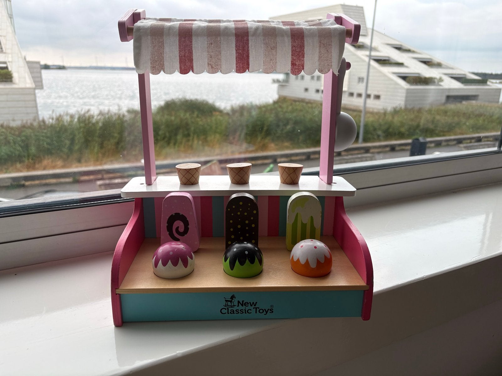 Houten ijscokraam van New Classic Toys, Kinderen en Baby's, Ophalen, Zo goed als nieuw, Jongen of Meisje