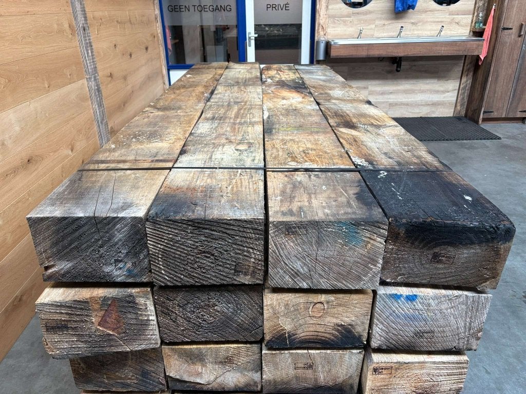 20x30 CM x 300 CM radiata pine balken gebruikt FSC stapel