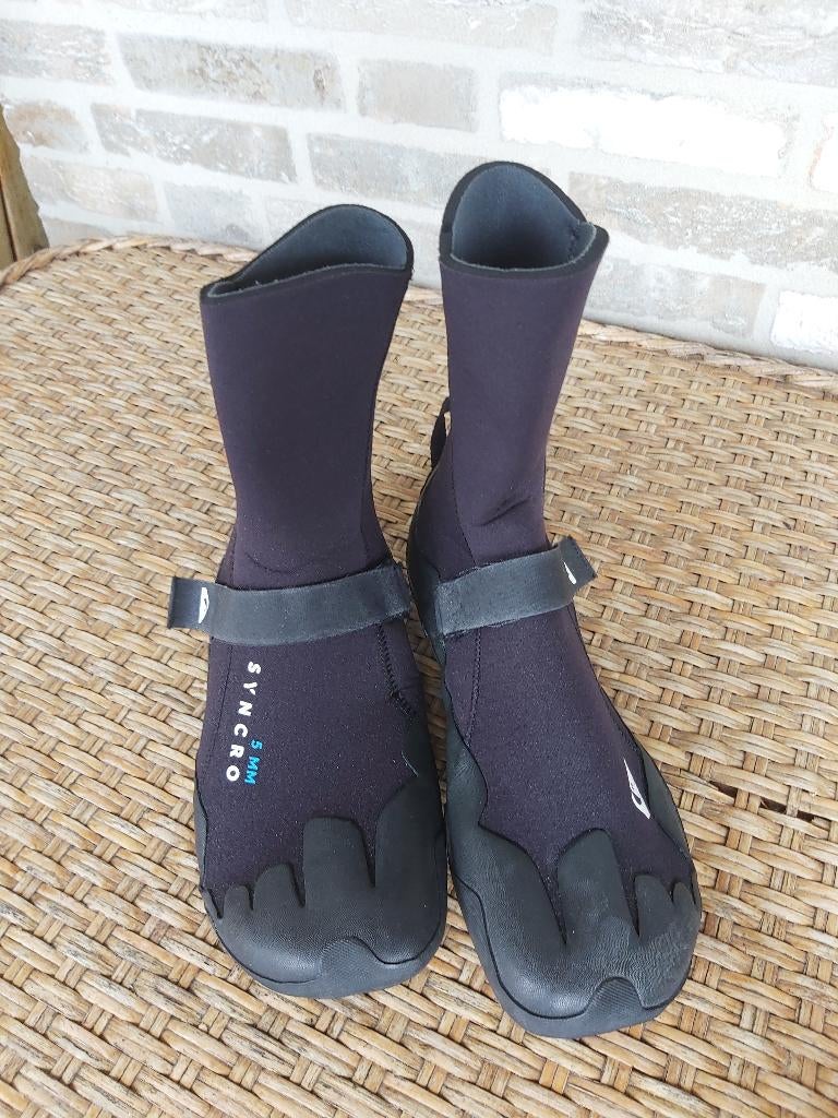 Surfschoenen merk Quiksilver maat 12, Zeil- of Surfschoenen, Quiksilver, Ophalen of Verzenden, Zo goed als nieuw